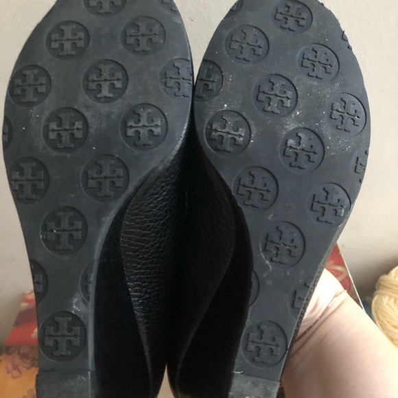 Tory Burch Black Leather Women's Shoes wedges 6.5 peep toe / Iike new - Picture 5 of 5